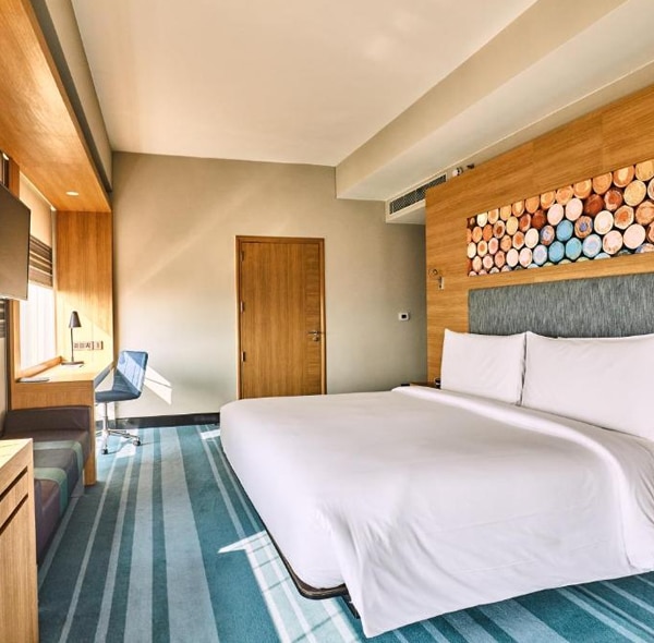 Escorts Service Near Aloft Aerocity